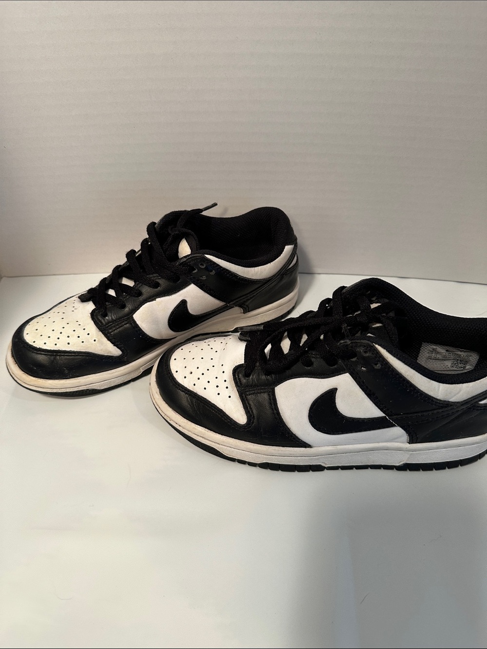 Nike Dunk Low Retro White Black
Panda (PS) Size 4Y (youth) - Picture 11 of 16